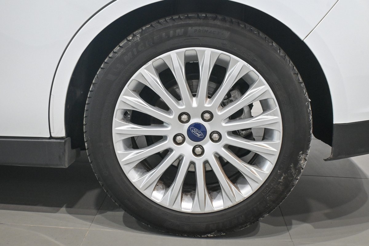 Foto Ford Grand C-MAX 32
