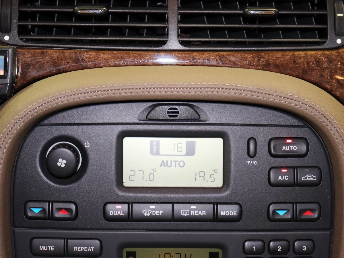 Foto Jaguar S-Type 16