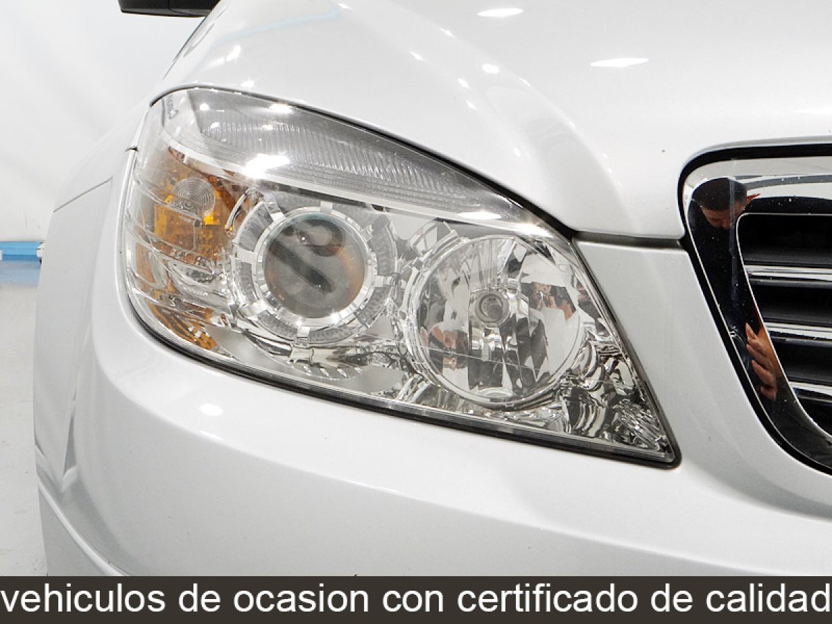 Foto Mercedes-Benz Clase C 12