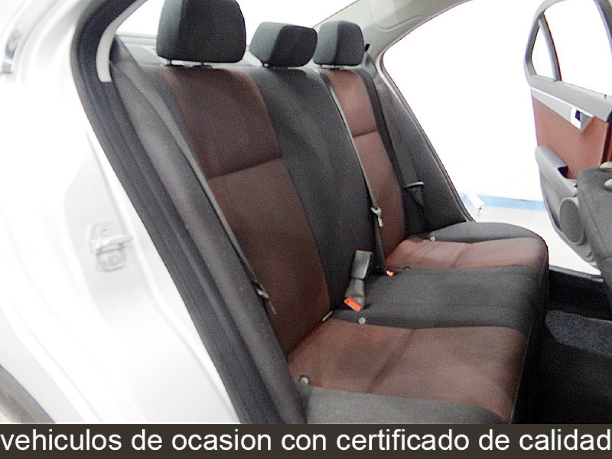 Foto Mercedes-Benz Clase C 21