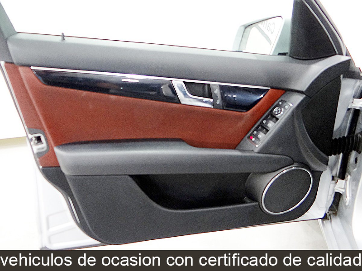 Foto Mercedes-Benz Clase C 23