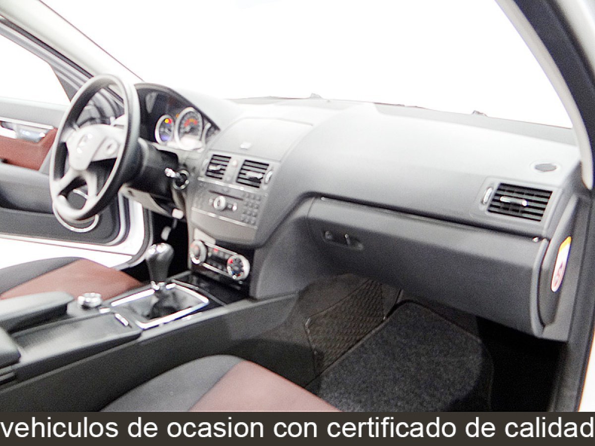 Foto Mercedes-Benz Clase C 24