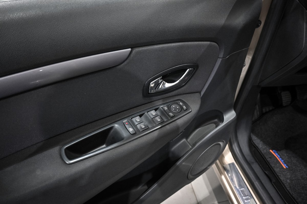 Foto Renault Scénic 27