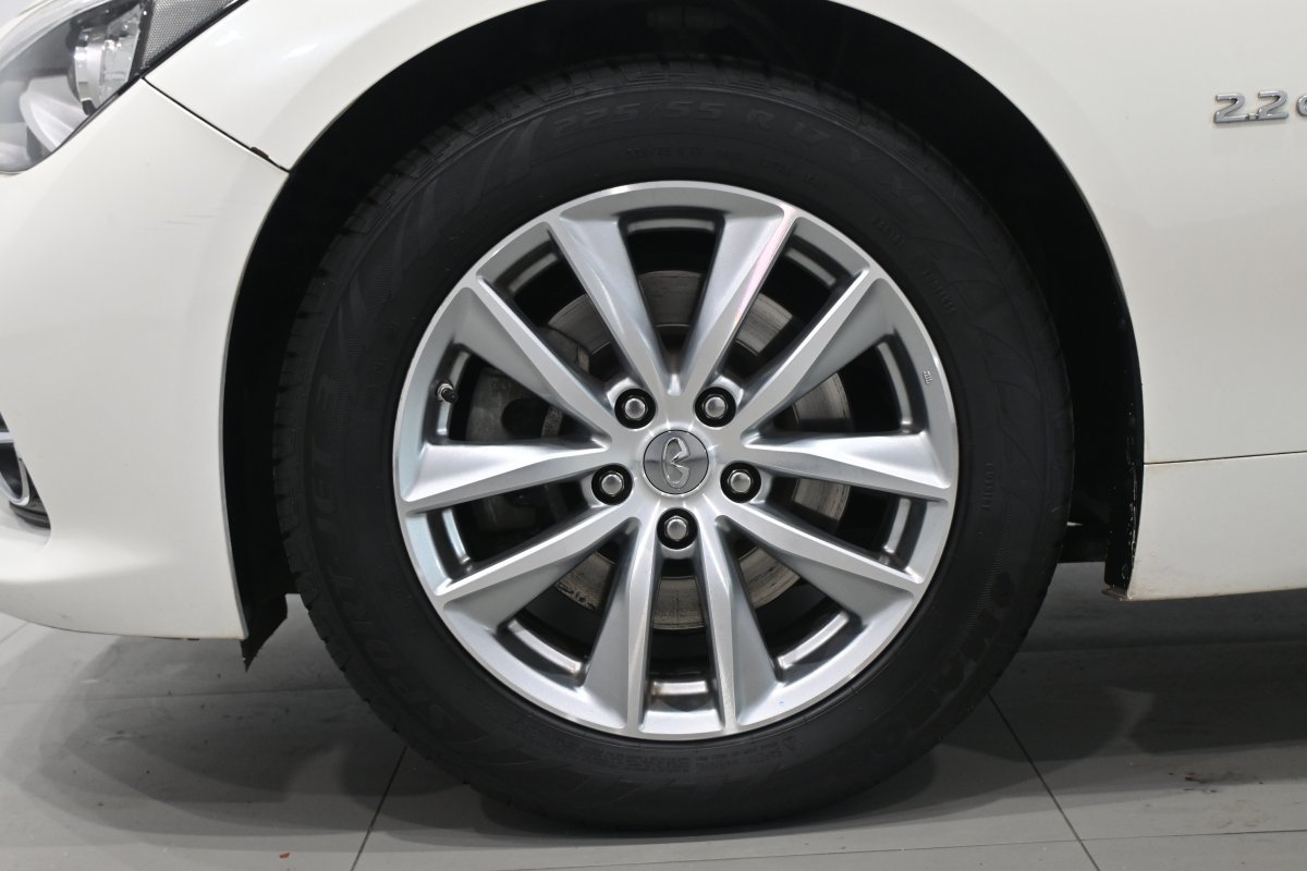 Foto Infiniti Q50 29