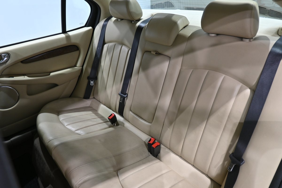 Foto Jaguar X-Type 12