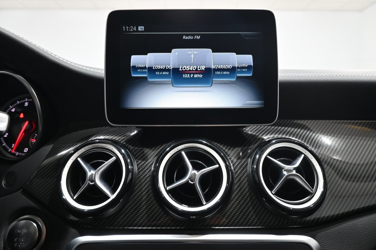 Foto Mercedes-Benz Clase CLA 15